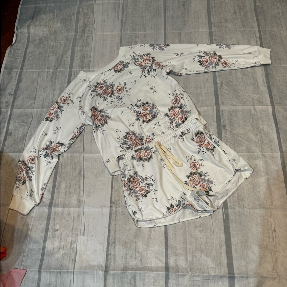 2 Pc set. Size Large.